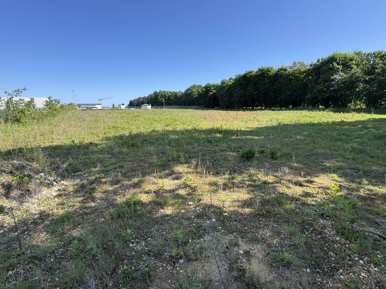 Terrain dans Montereau-Fault-Yonne à vendre - Photo de l’immeuble – Image 2 sur 2