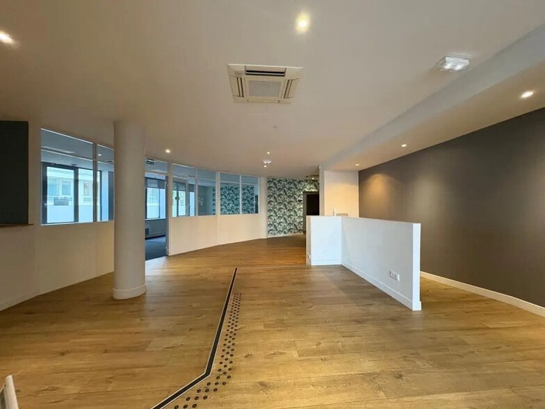 Local commercial dans Nantes à louer - Photo intérieure – Image 1 sur 12