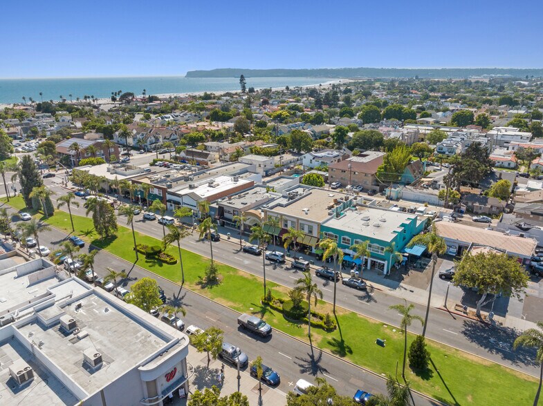 936 Orange Ave, Coronado, CA à vendre - Aérien – Image 3 sur 13
