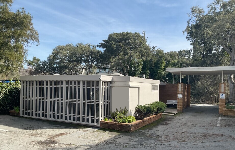 965 Pacific St, Monterey, CA à vendre - Photo de l’immeuble – Image 1 sur 4