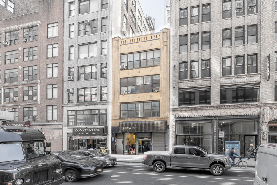 212 W 29th St, New York, NY à vendre - Photo de l’immeuble – Image 1 sur 45