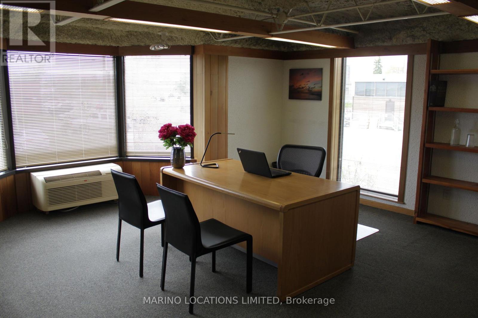 208 Evans Ave, Toronto, ON à louer Photo intérieure– Image 1 sur 2