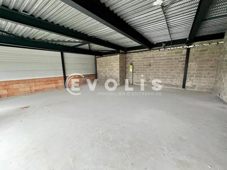 Local commercial dans Fontenay-le-Vicomte à vendre - Photo intérieure – Image 2 sur 5