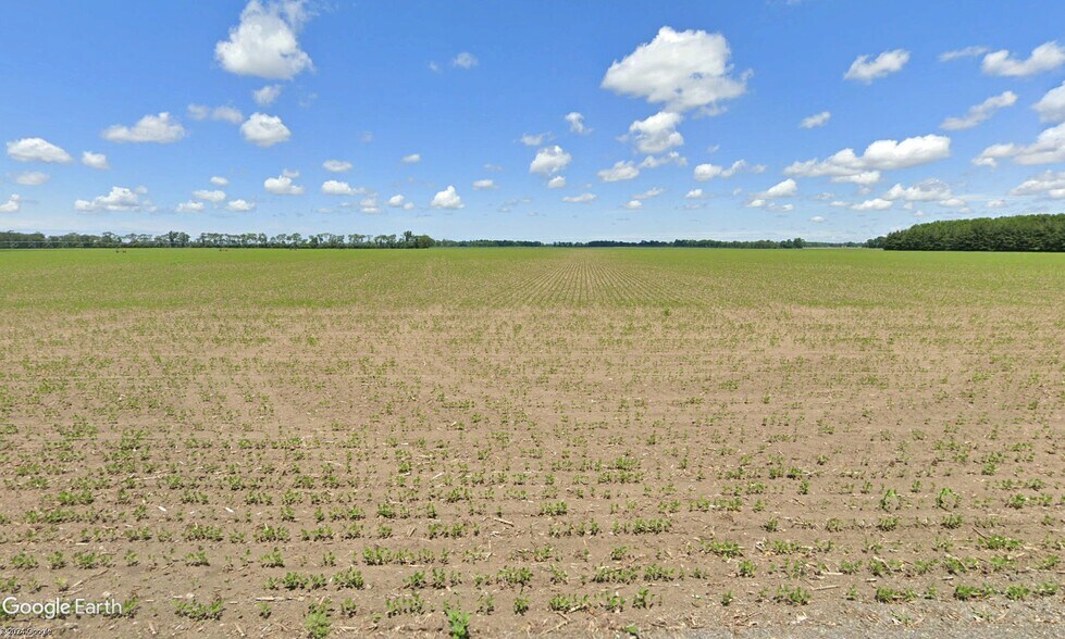 7606 S Young Rd, La Porte, IN à vendre - Photo de l’immeuble – Image 2 sur 3