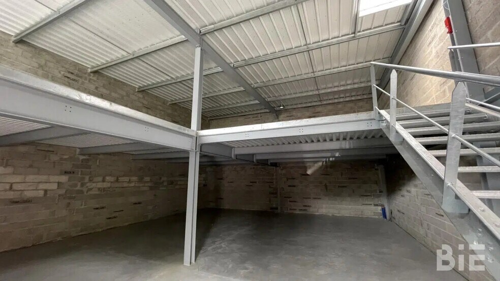 Local d'activités dans Carbon-Blanc à vendre - Photo de l’immeuble – Image 3 sur 5