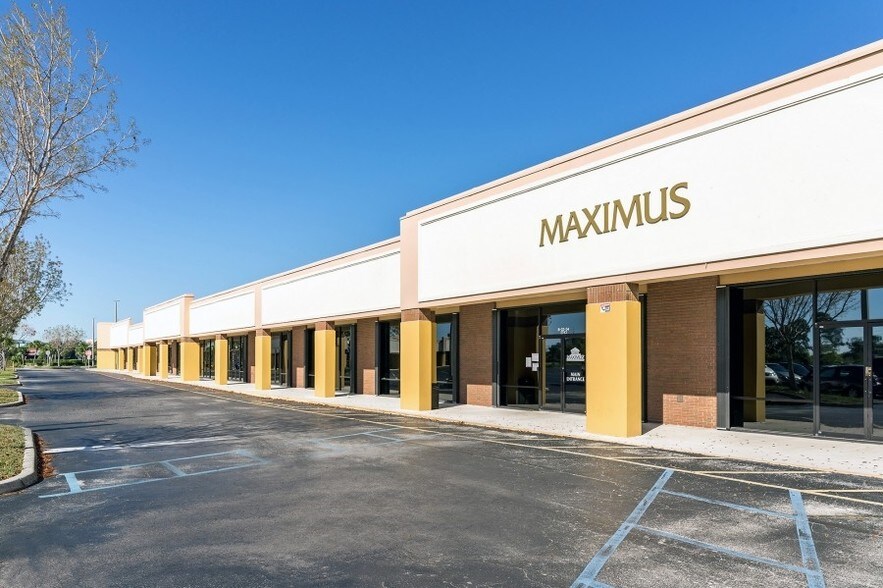 2705-2819 Peters Rd, Fort Pierce, FL à louer - Photo de l’immeuble – Image 3 sur 11