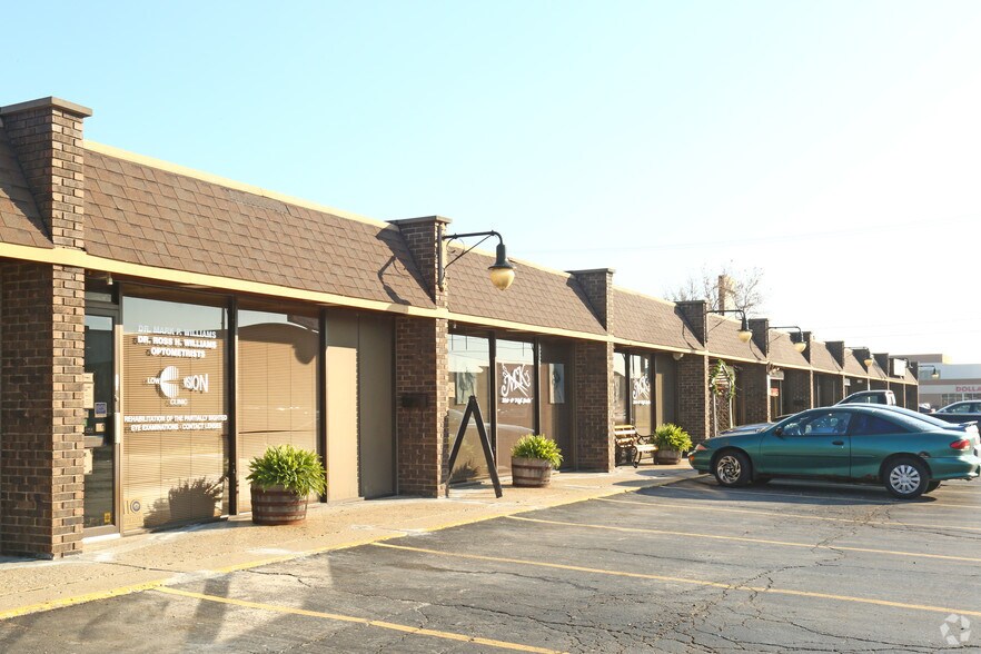 4067 E Court St, Burton, MI à vendre - Photo de l’immeuble – Image 3 sur 24