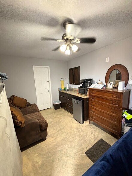 10107 Goldcrest St, Houston, TX à louer - Photo intérieure – Image 2 sur 7