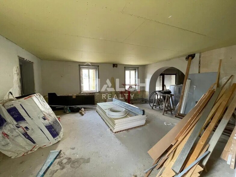 Local commercial dans Chazey-sur-Ain à louer - Photo de l’immeuble – Image 3 sur 11