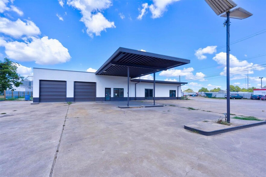 623 N Richmond Rd, Wharton, TX à vendre - Photo de l’immeuble – Image 2 sur 37
