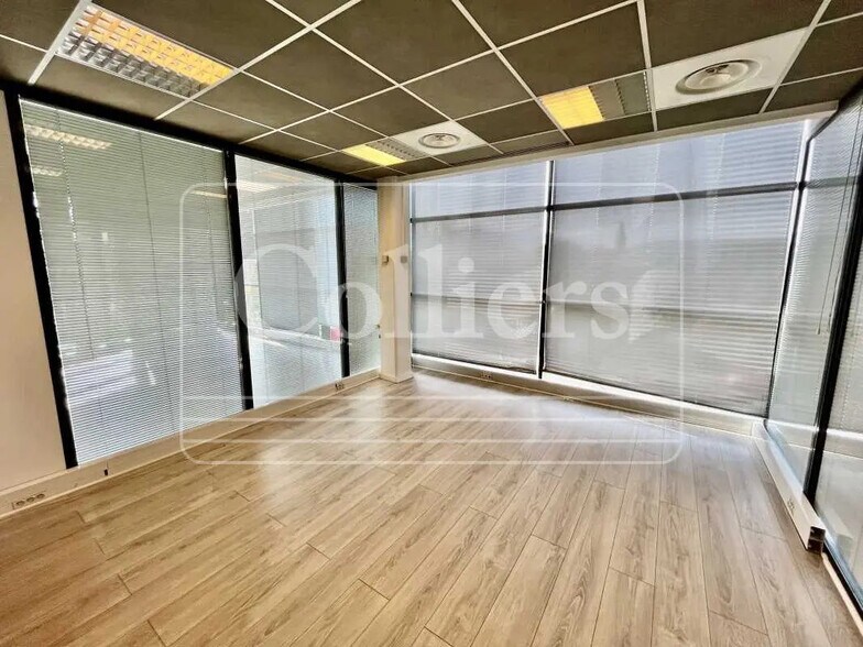 Bureau dans Marseille à louer - Photo de l’immeuble – Image 3 sur 8