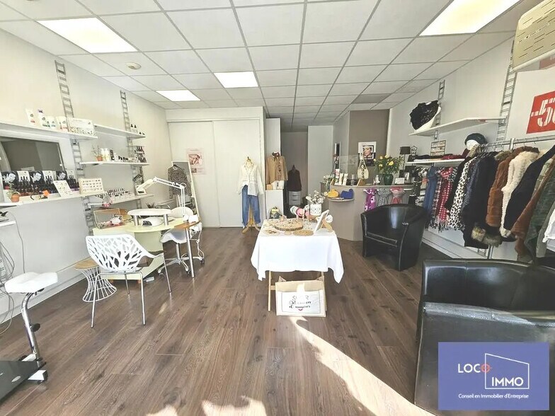 Local commercial dans Pessac à louer - Photo de l’immeuble – Image 1 sur 4