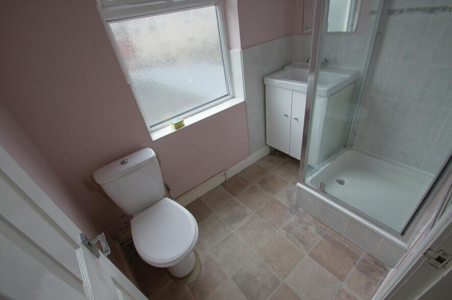8 Whitby Rd, Ellesmere Port à vendre - Photo de l’immeuble – Image 3 sur 10
