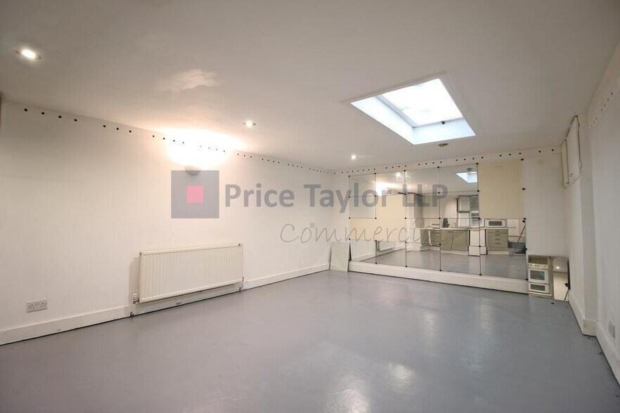 253 Liverpool Rd, Londres à louer - Photo de l’immeuble – Image 1 sur 6