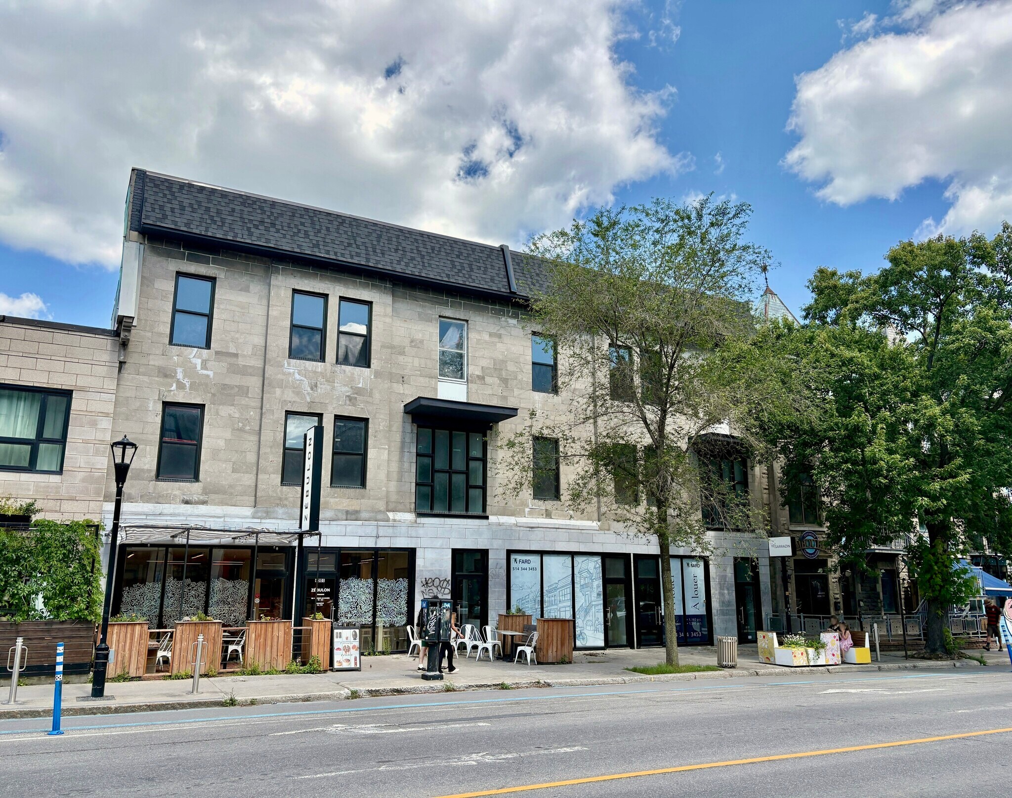 3999-4001 Rue Saint-Denis, Montréal, QC à louer Photo de l’immeuble– Image 1 sur 5