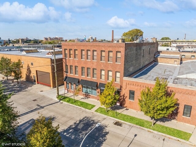 1348 W Concord Pl, Chicago, IL à louer - Photo de l’immeuble – Image 3 sur 41