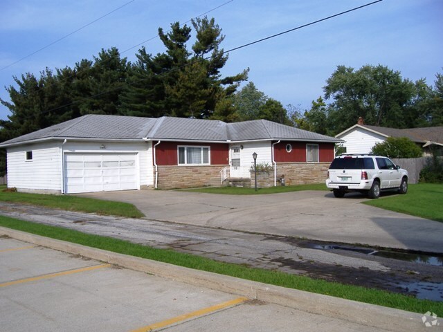 21807 State Road 120, Elkhart, IN à vendre - Photo de l’immeuble – Image 2 sur 4