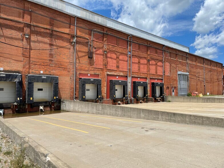 617 W Center St, Marion, OH à louer - Photo de l’immeuble – Image 2 sur 8