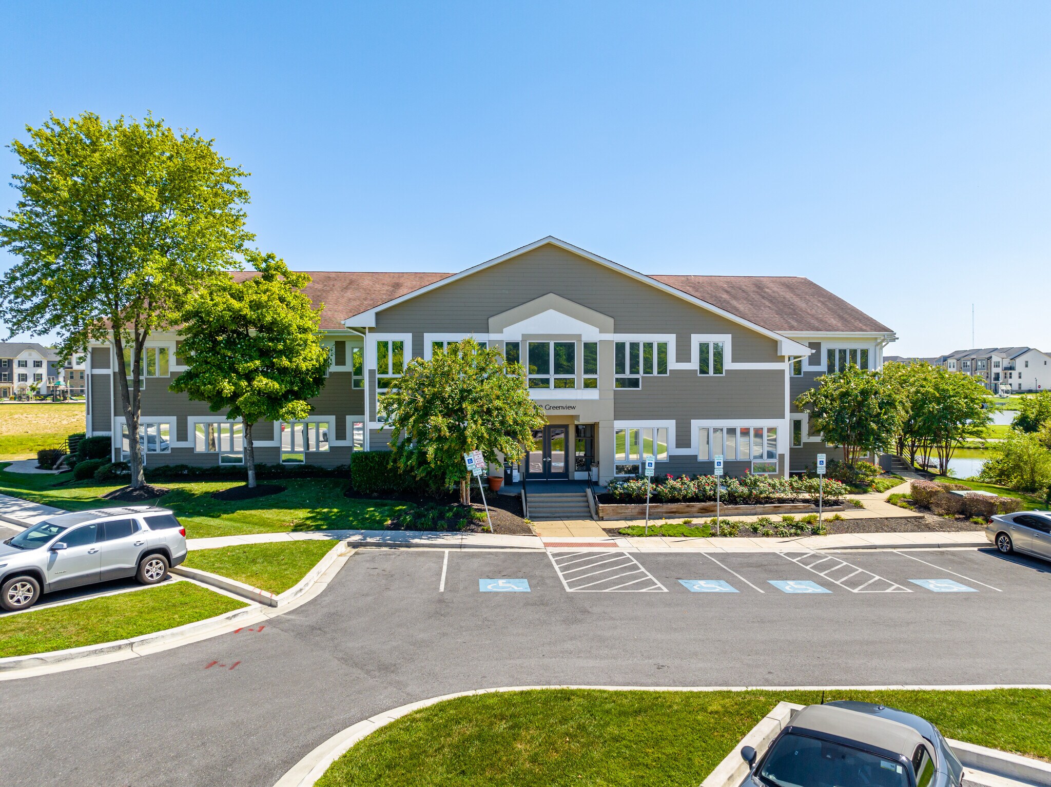 14409 Greenview Dr, Laurel, MD à louer Photo principale– Image 1 sur 19