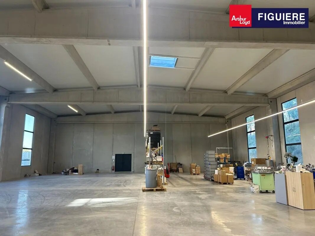 Local d’activités dans Saint-Estève-Janson à louer Photo intérieure– Image 1 sur 9
