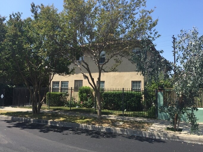 5919 Whitnall Hwy, North Hollywood, CA à vendre - Photo de l’immeuble – Image 3 sur 7