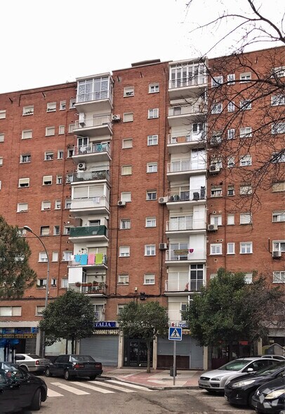 Plaza San Juan de Covas, 3, Alcorcón, Madrid à vendre - Photo de l’immeuble – Image 2 sur 2