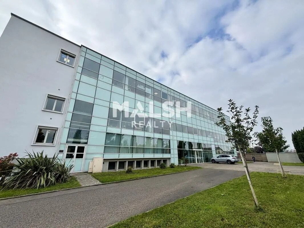 Bureau dans Vaulx-en-Velin à louer Photo de l’immeuble– Image 1 sur 7