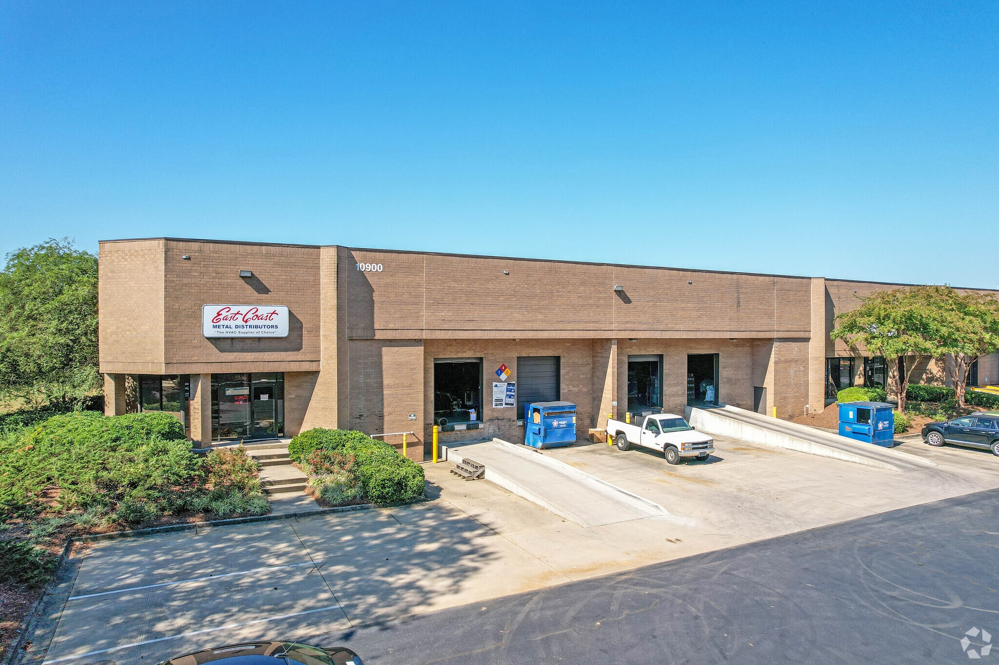 10900 S Commerce Blvd, Charlotte, NC à louer Photo principale– Image 1 sur 11