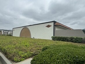 610-628 Calle Plano, Camarillo, CA à louer Photo de l’immeuble– Image 1 sur 4