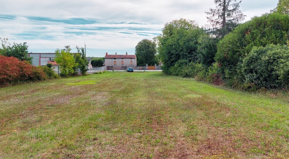 Terrain dans Chasseneuil-du-Poitou à vendre - Photo de l’immeuble – Image 3 sur 3