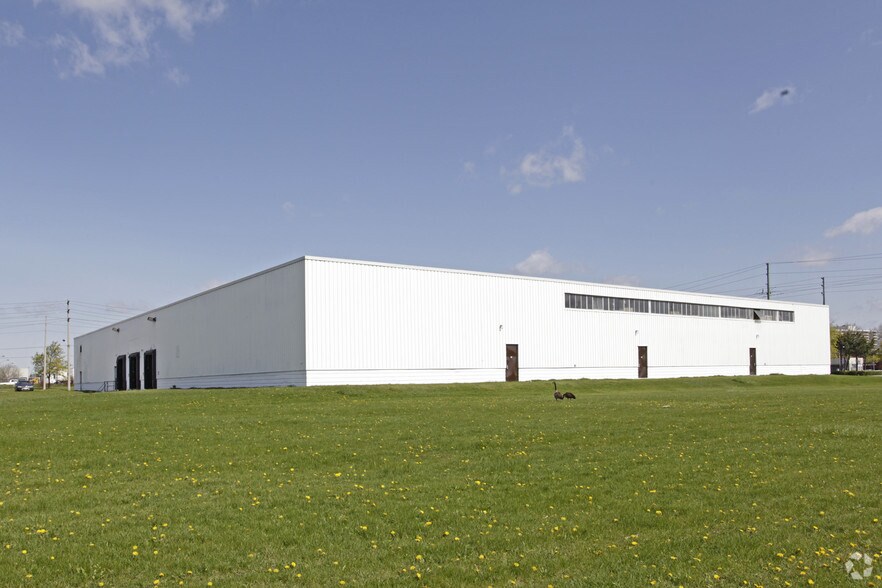 80 West Dr, Brampton, ON à vendre - Photo de l’immeuble – Image 2 sur 4