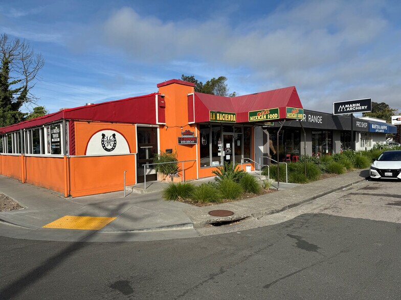 3815 Redwood Hwy, San Rafael, CA à vendre - Photo de l’immeuble – Image 3 sur 8