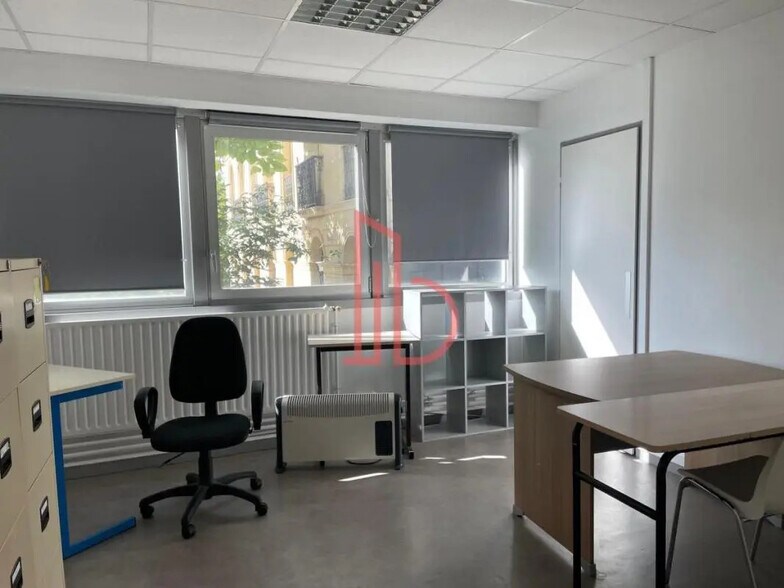Bureau dans Bordeaux à louer - Photo de l’immeuble – Image 3 sur 9