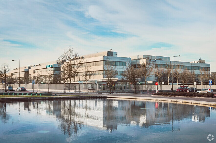Avenida Leonardo Da Vinci, 15, Getafe, Madrid à louer - Photo principale – Image 1 sur 35