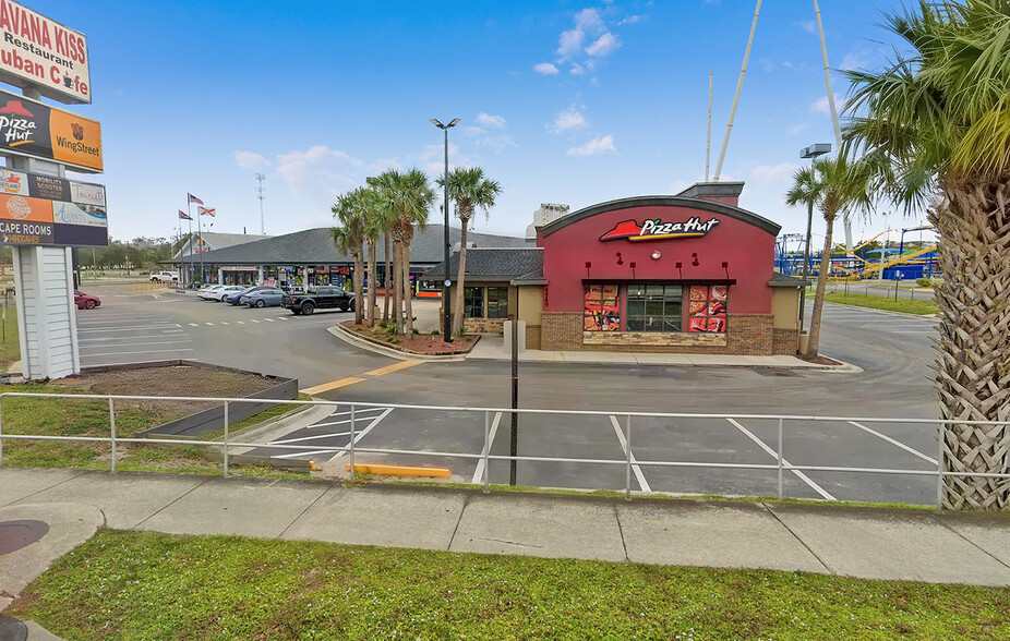 5740 W Irlo Bronson Memorial Hwy, Kissimmee, FL à louer - Photo de l’immeuble – Image 1 sur 2