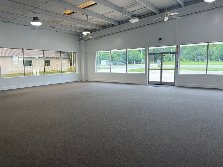 4807 W Gate City Blvd, Greensboro, NC à louer - Photo de l’immeuble – Image 2 sur 14