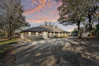 7733 W Newberry Rd, Gainesville, FL à louer Photo de l’immeuble– Image 1 sur 34