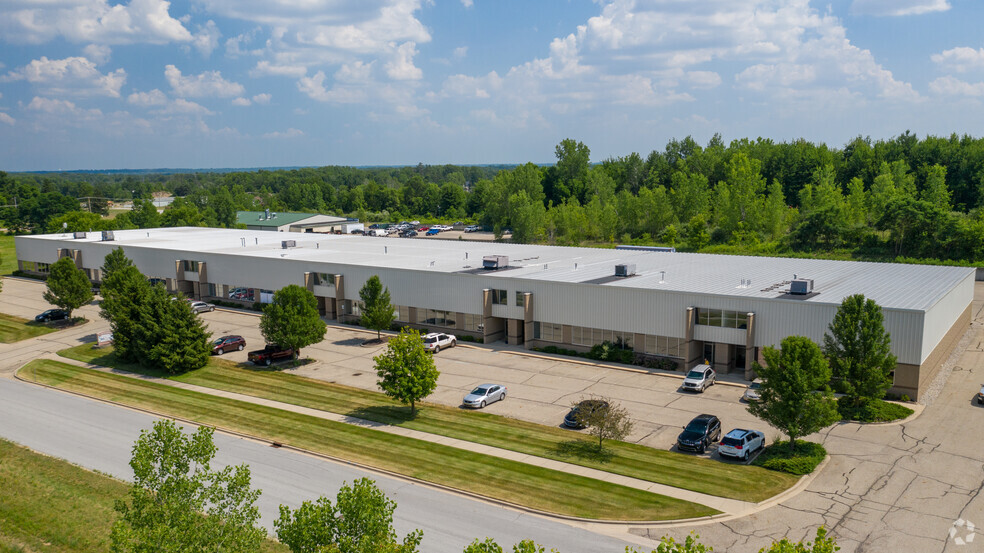 950 Vitality Dr NW, Comstock Park, MI à louer - Photo principale – Image 1 sur 7