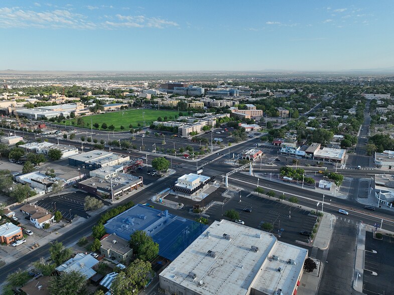 106 Girard Blvd SE, Albuquerque, NM à louer - Photo de l’immeuble – Image 3 sur 3