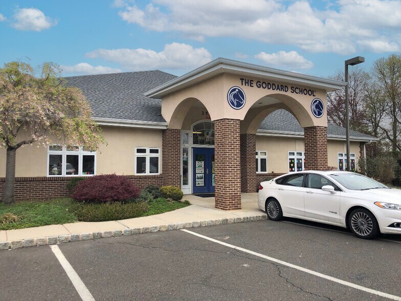 2500 Kuser Rd, Hamilton, NJ à vendre - Photo de l’immeuble – Image 2 sur 26