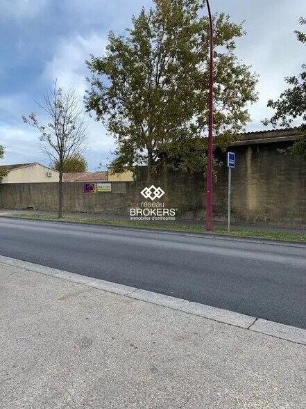 Industriel/Logistique dans Entraigues-sur-la-Sorgue à vendre - Photo de l’immeuble – Image 3 sur 30
