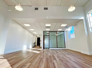 1035 State St, Santa Barbara, CA à louer Photo intérieure– Image 2 sur 7