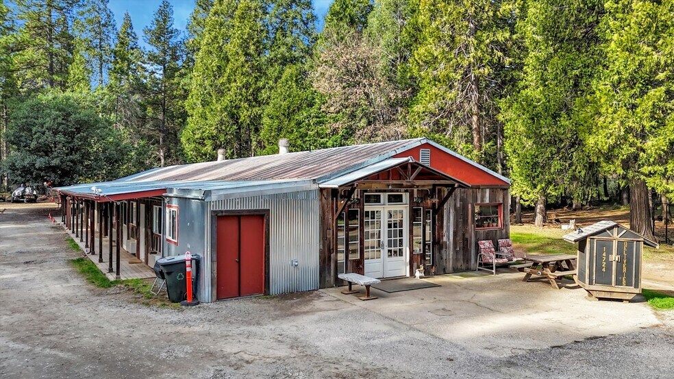 14724 N Bloomfield Rd, Nevada City, CA à vendre - Photo de l’immeuble – Image 2 sur 103