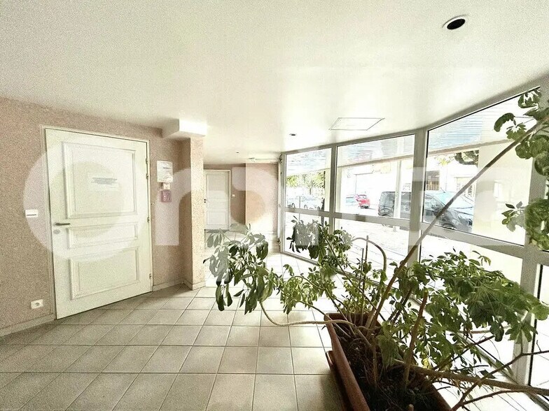 Bureau dans Limoges à louer - Photo de l’immeuble – Image 1 sur 7