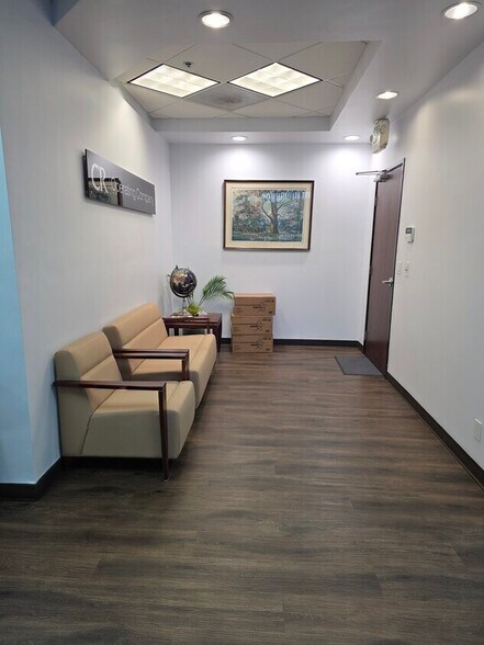 301 Science Dr, Moorpark, CA à louer - Photo intérieure – Image 3 sur 8