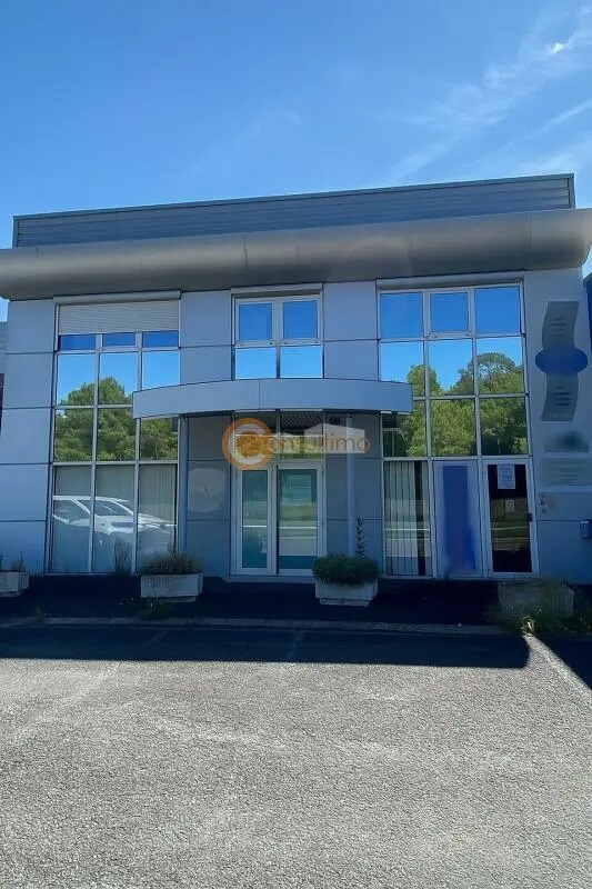 Bureau dans La Teste-de-Buch à louer Photo de l’immeuble– Image 1 sur 10