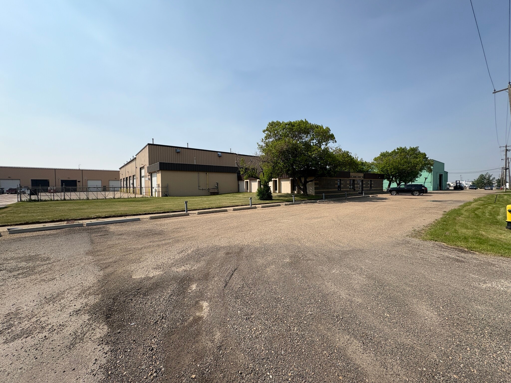 3201 84th Ave NW, Strathcona County, AB à louer Photo de l’immeuble– Image 1 sur 7