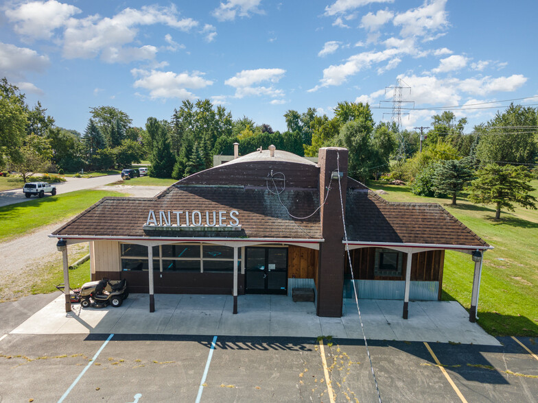 2832 Midland Rd, Bay City, MI à vendre - Photo de l’immeuble – Image 2 sur 15
