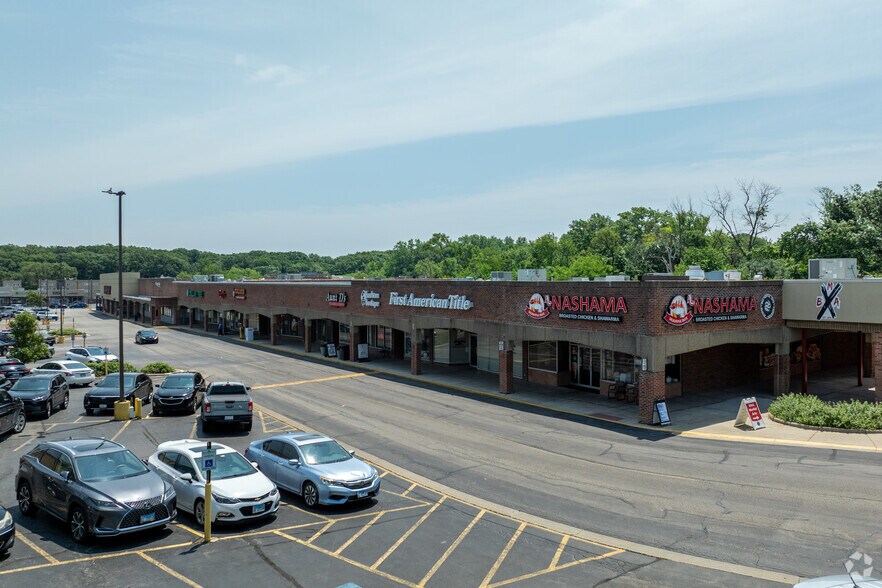 8631-8729 W 95th St, Hickory Hills, IL à louer - Photo de l’immeuble – Image 3 sur 5