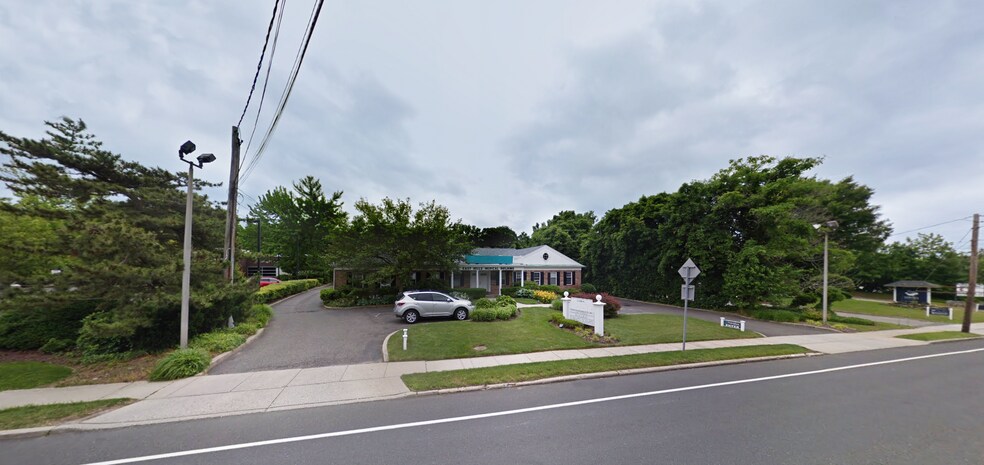 164 E Main St, Huntington, NY à louer - Photo de l’immeuble – Image 3 sur 5